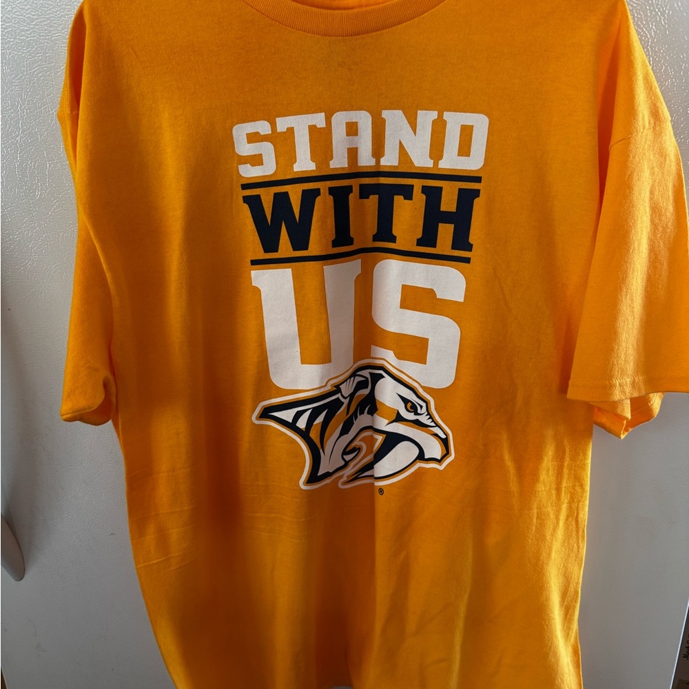 NEW Nashville Preds T-shirt
